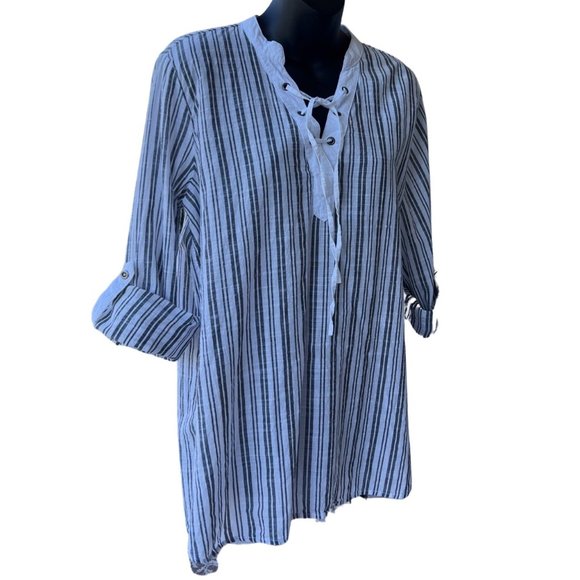 🌸4/$50🌸 Longsleeved Gray and White Striped Tunic - Picture 11 of 16